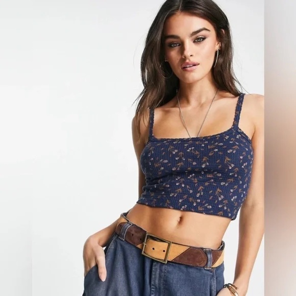 ❄️ Free People | One Of The Girls Floral Brahmi Navy Small